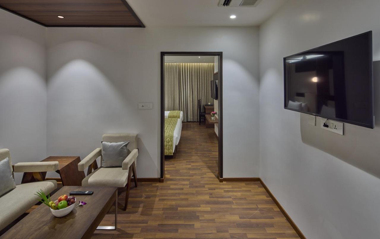 Grand Continent Hosur A Sarovar Portico Affiliate Hotel Exterior photo