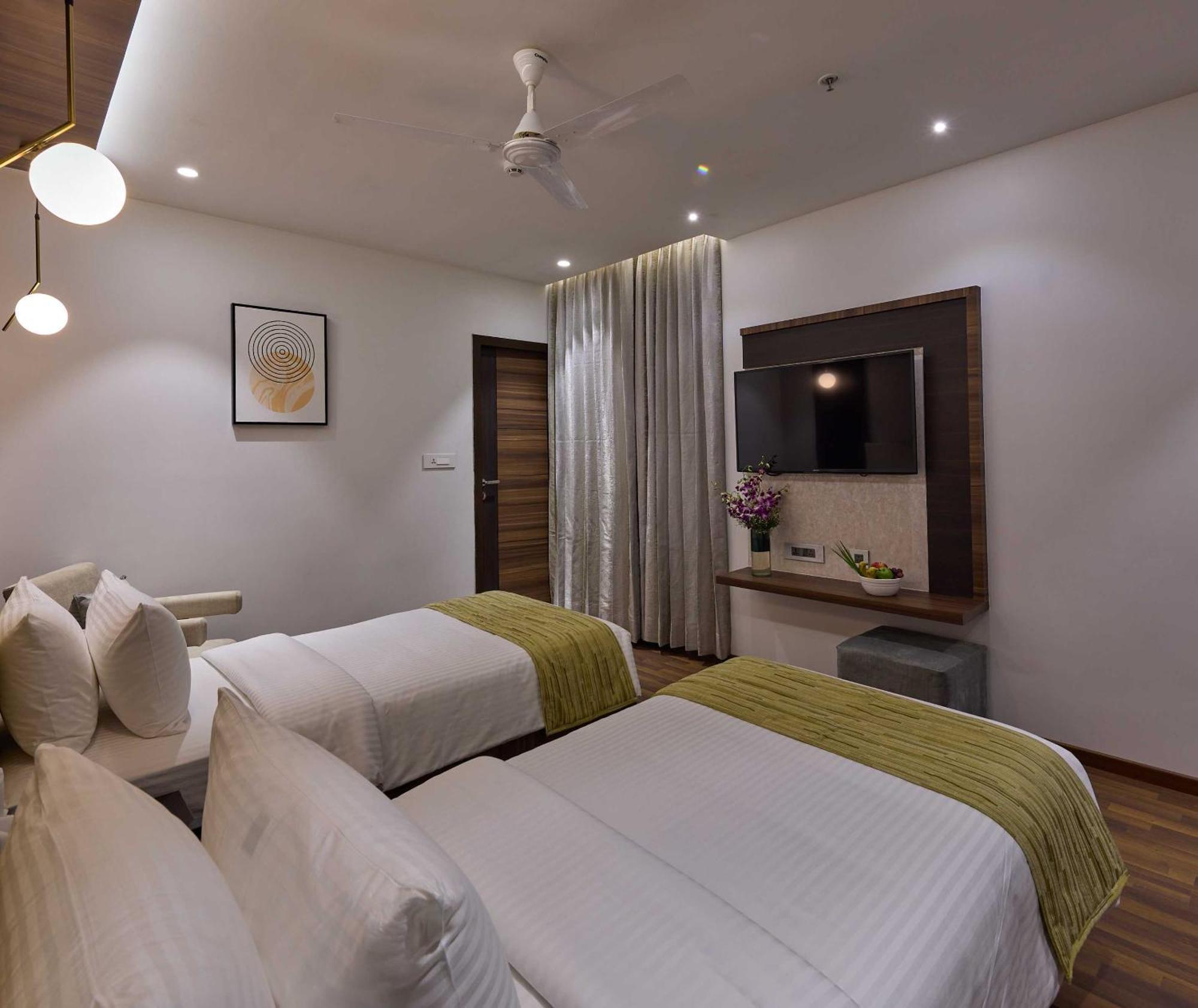 Grand Continent Hosur A Sarovar Portico Affiliate Hotel Exterior photo