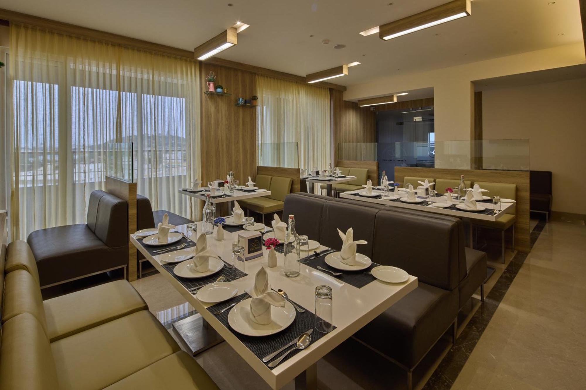 Grand Continent Hosur A Sarovar Portico Affiliate Hotel Exterior photo