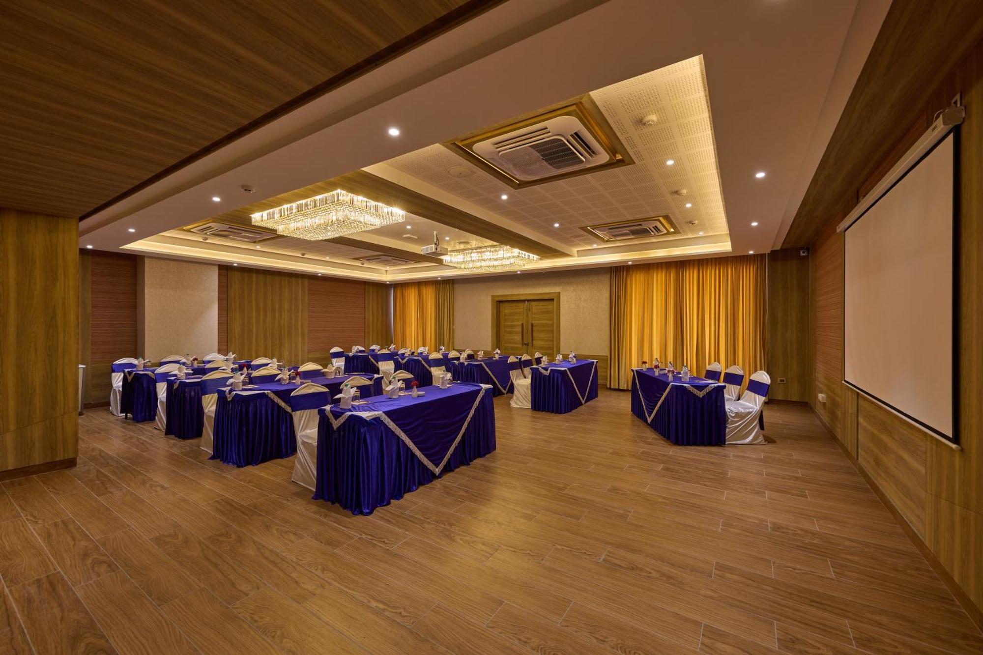 Grand Continent Hosur A Sarovar Portico Affiliate Hotel Exterior photo