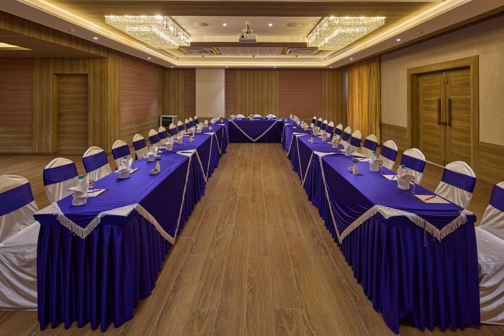 Grand Continent Hosur A Sarovar Portico Affiliate Hotel Exterior photo