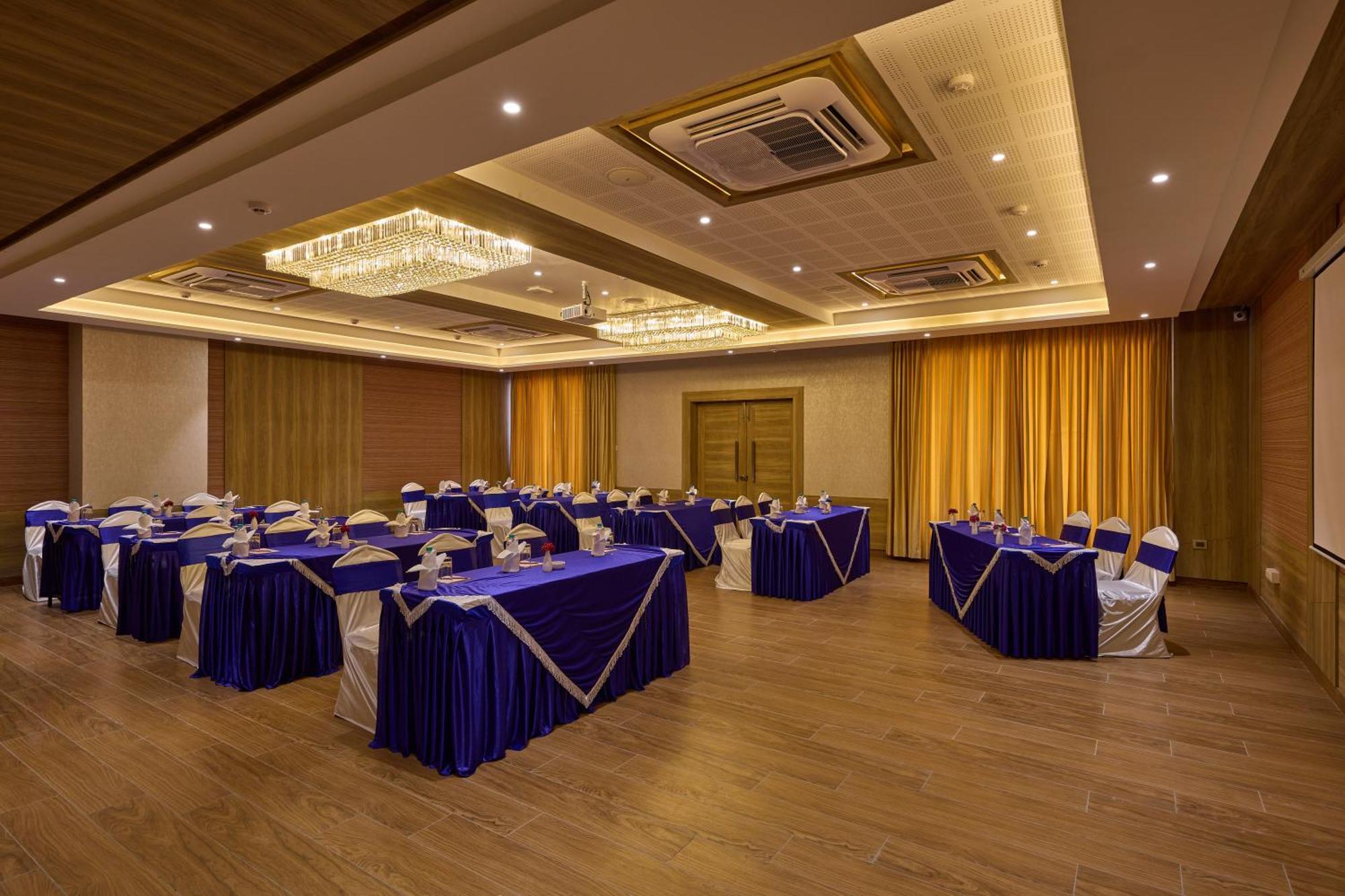 Grand Continent Hosur A Sarovar Portico Affiliate Hotel Exterior photo