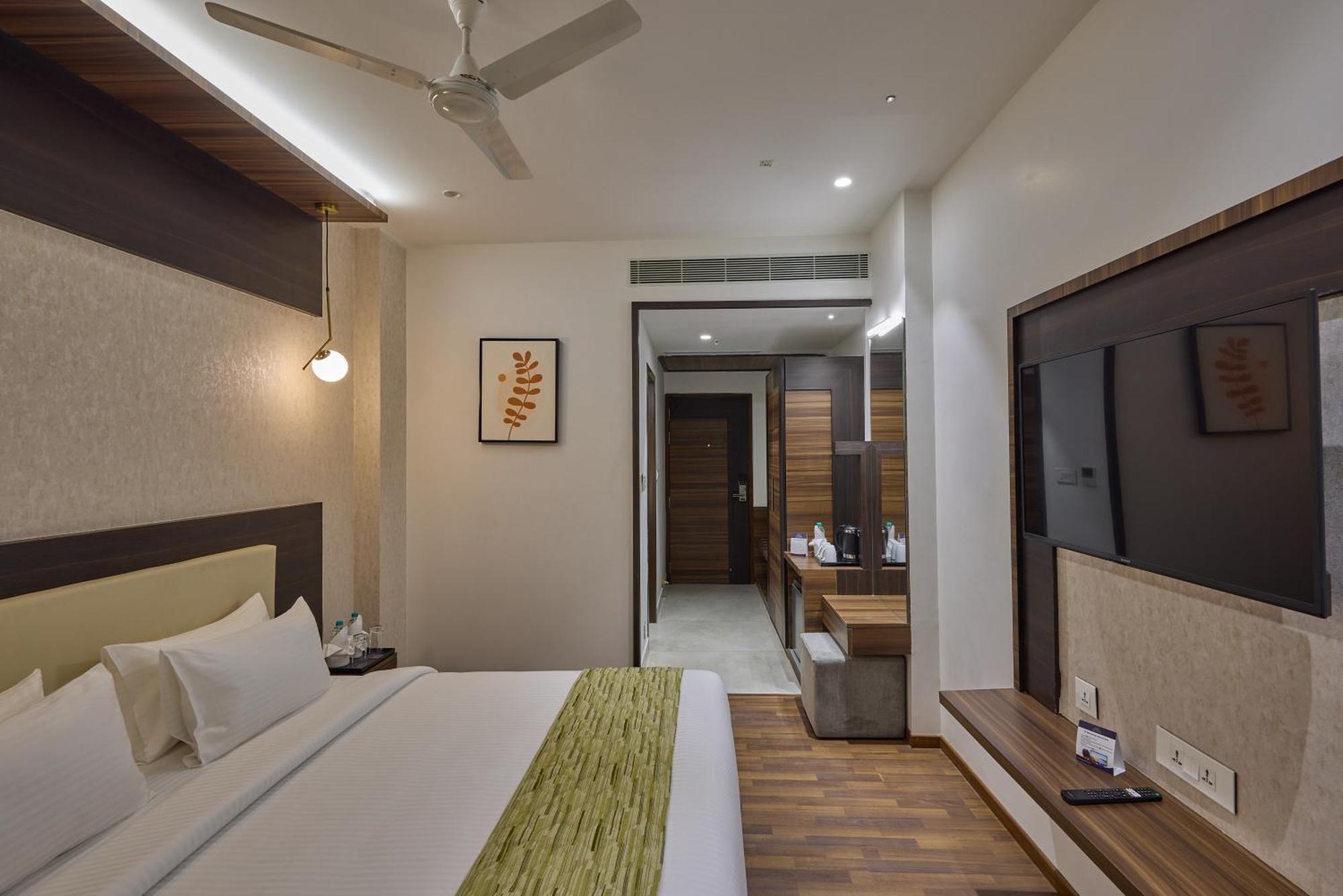 Grand Continent Hosur A Sarovar Portico Affiliate Hotel Exterior photo
