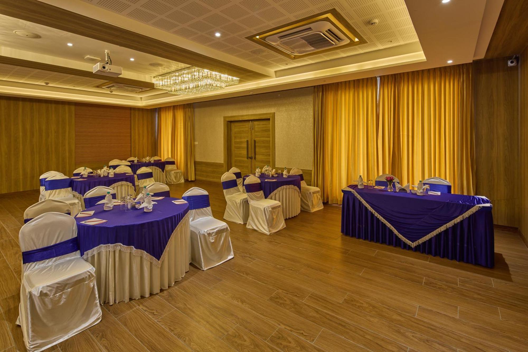 Grand Continent Hosur A Sarovar Portico Affiliate Hotel Exterior photo