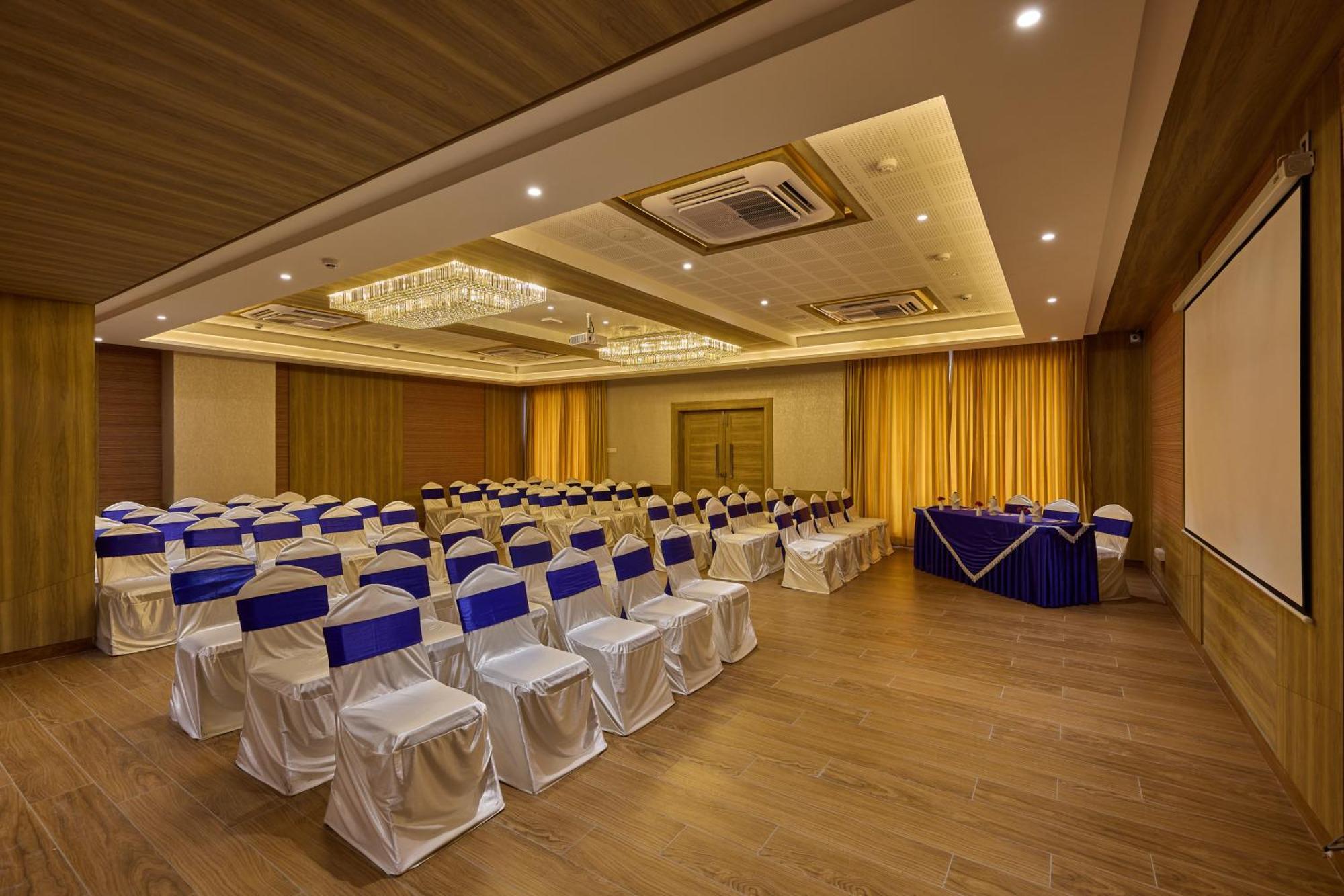 Grand Continent Hosur A Sarovar Portico Affiliate Hotel Exterior photo