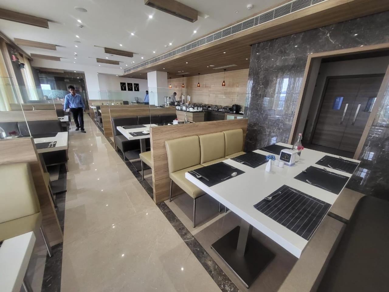 Grand Continent Hosur A Sarovar Portico Affiliate Hotel Exterior photo