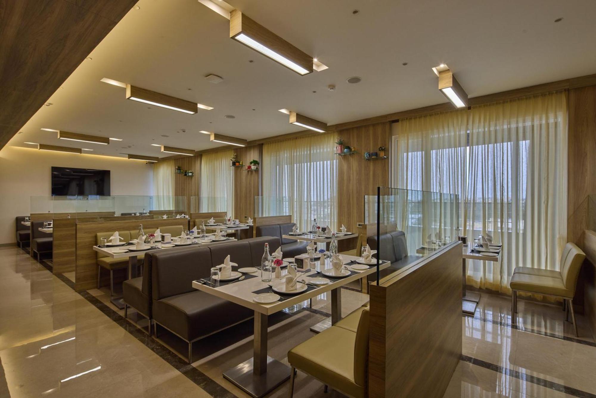 Grand Continent Hosur A Sarovar Portico Affiliate Hotel Exterior photo