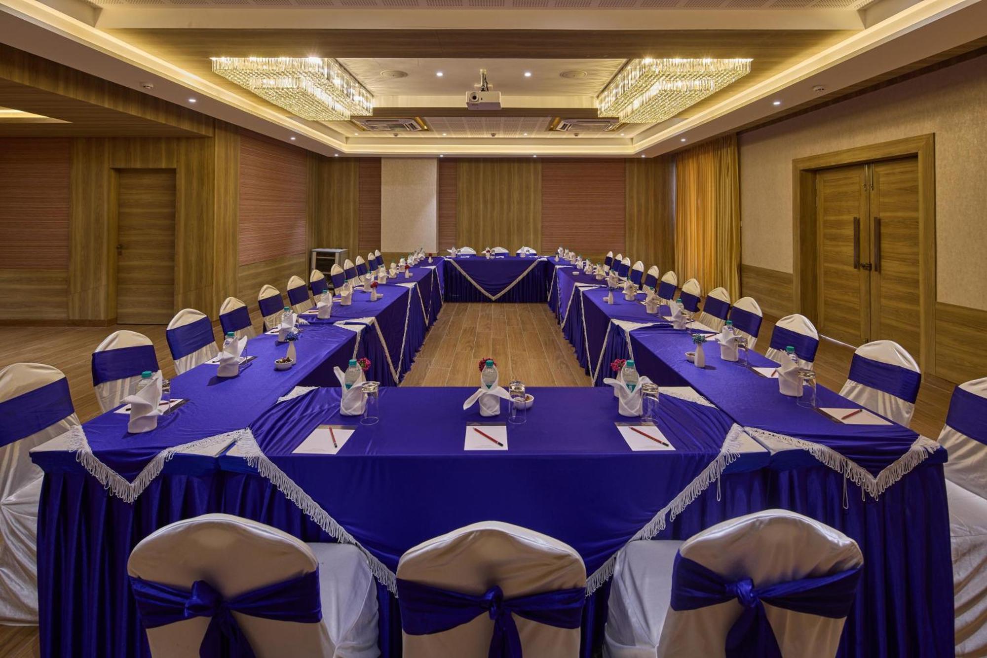 Grand Continent Hosur A Sarovar Portico Affiliate Hotel Exterior photo